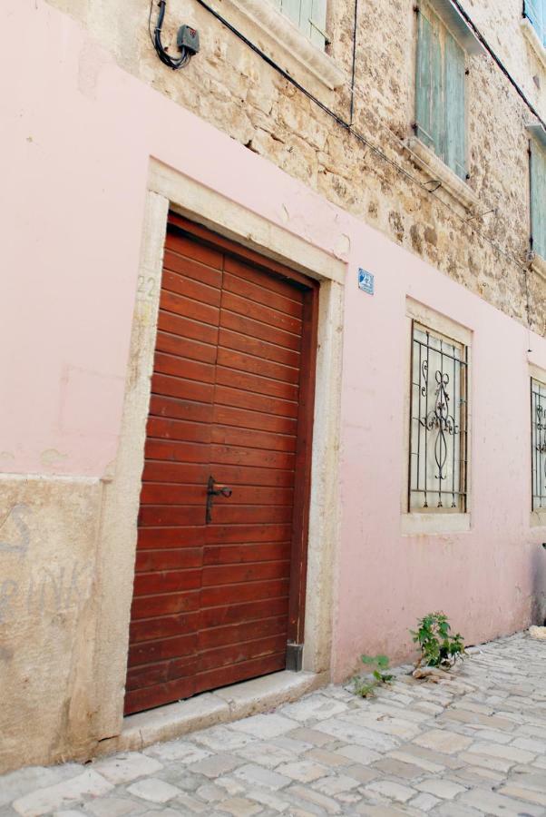 Studio Apartman Tutto Bene روفينج المظهر الخارجي الصورة